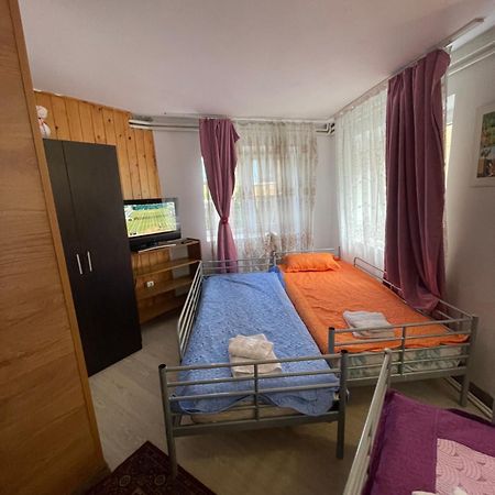 Constantinescu A. Hotel บุชเตนี ภายนอก รูปภาพ