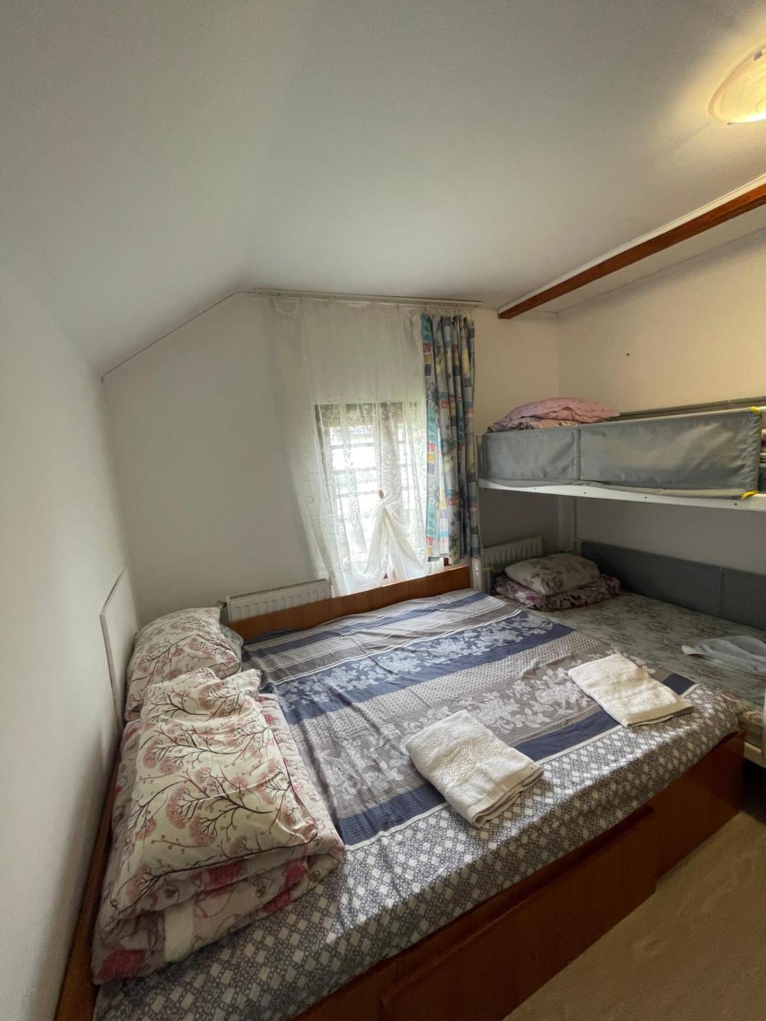 Constantinescu A. Hotel บุชเตนี ภายนอก รูปภาพ
