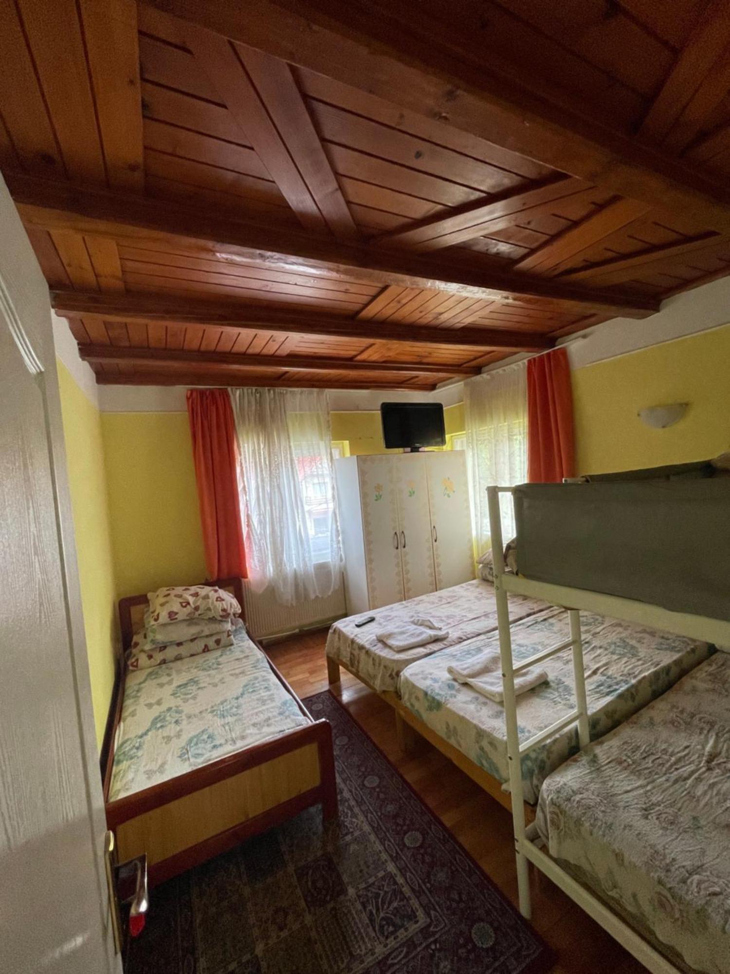 Constantinescu A. Hotel บุชเตนี ภายนอก รูปภาพ